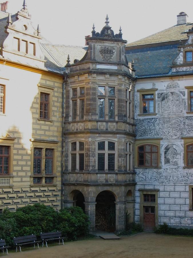 Frydlant - ryzalit łączący skrzydło renesansowe z kasztelańskim