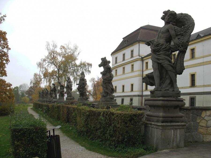 Kuks - rzeźby Cnót
