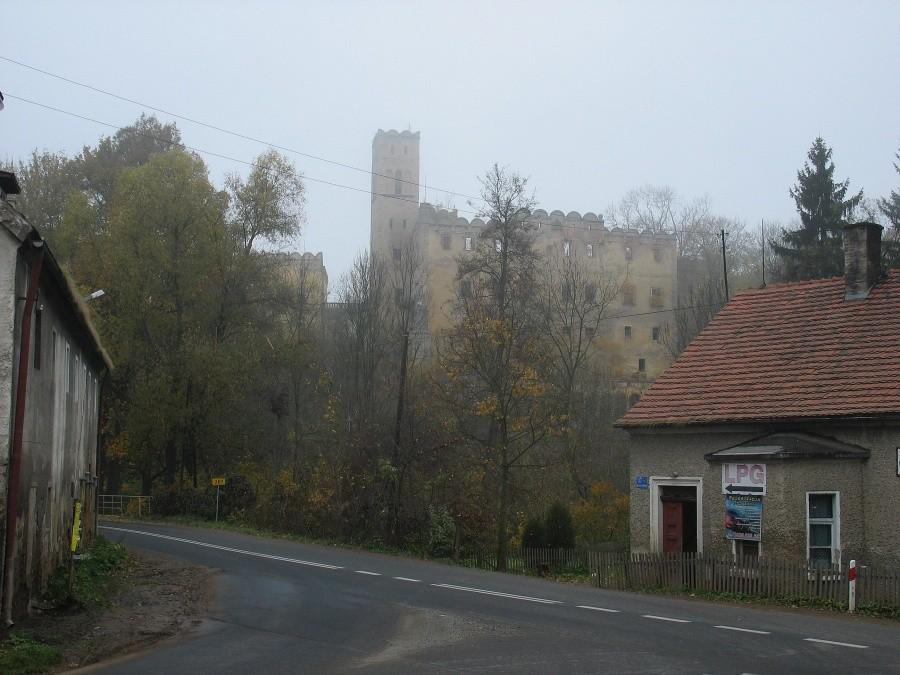 Ratno Dolne - zamek