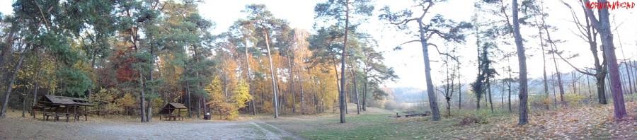 Jesienna panorama nad jeziorem