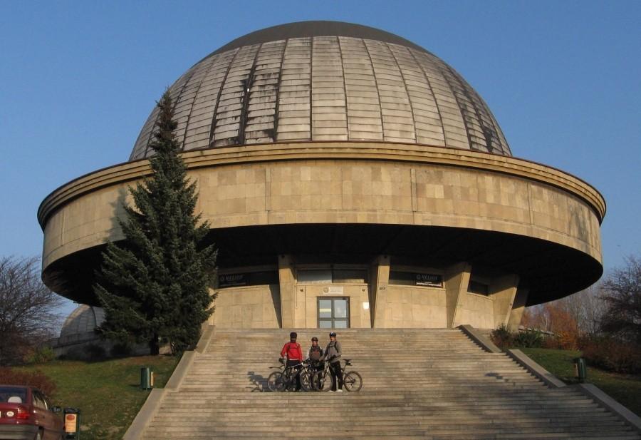 Nasza trójka pod planetarium