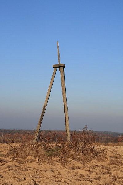 Tringul koło krzyża