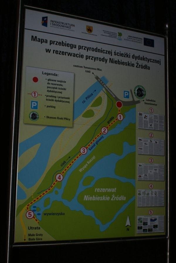 Tablica informacyjna o przebiegu ścieżki edukacyjnej w Rezerwacie