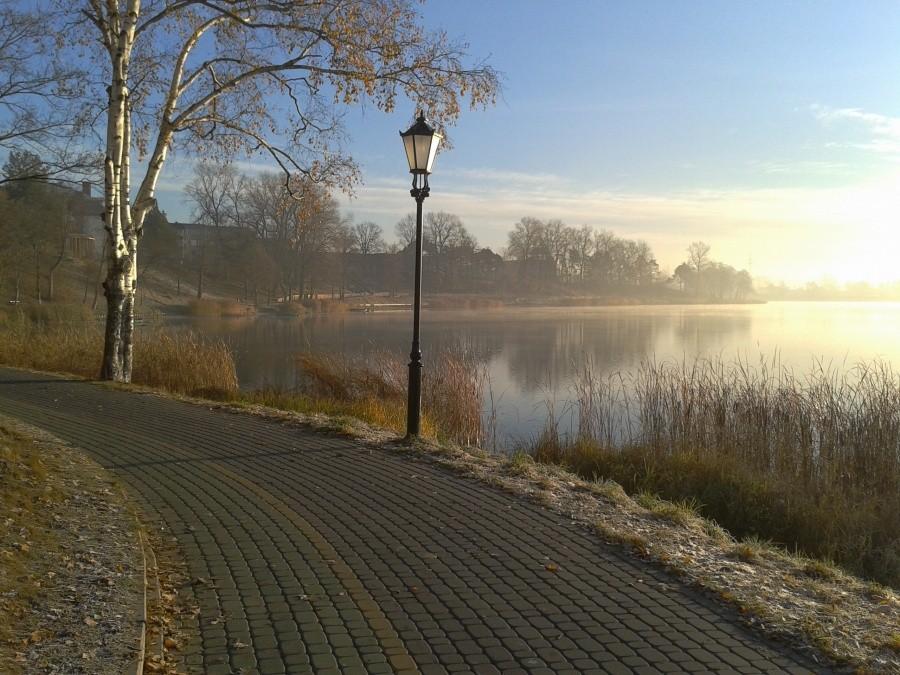 zimny poranek nad jeziorem Ełckim