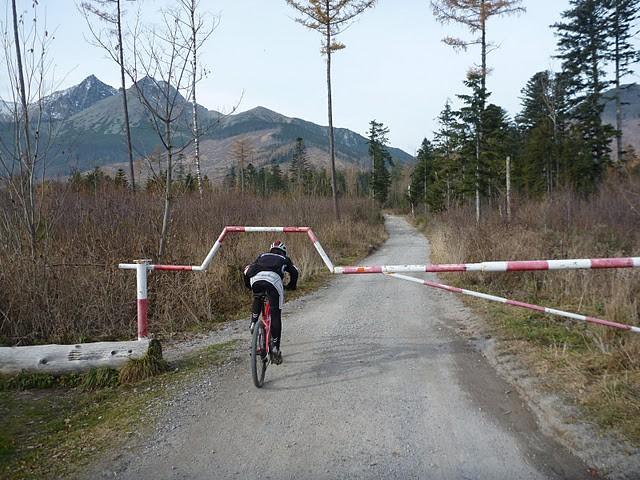 Drobna modyfikacja szlabanu, a jaki fajny efekt dla rowerzystów