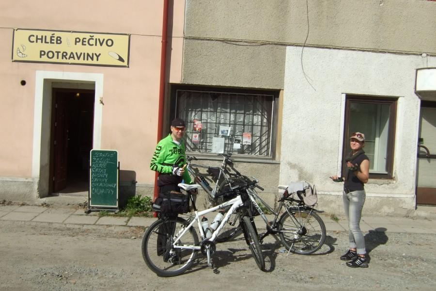 Piekarnia ok ale ktoś musi zarobić na paluchy.