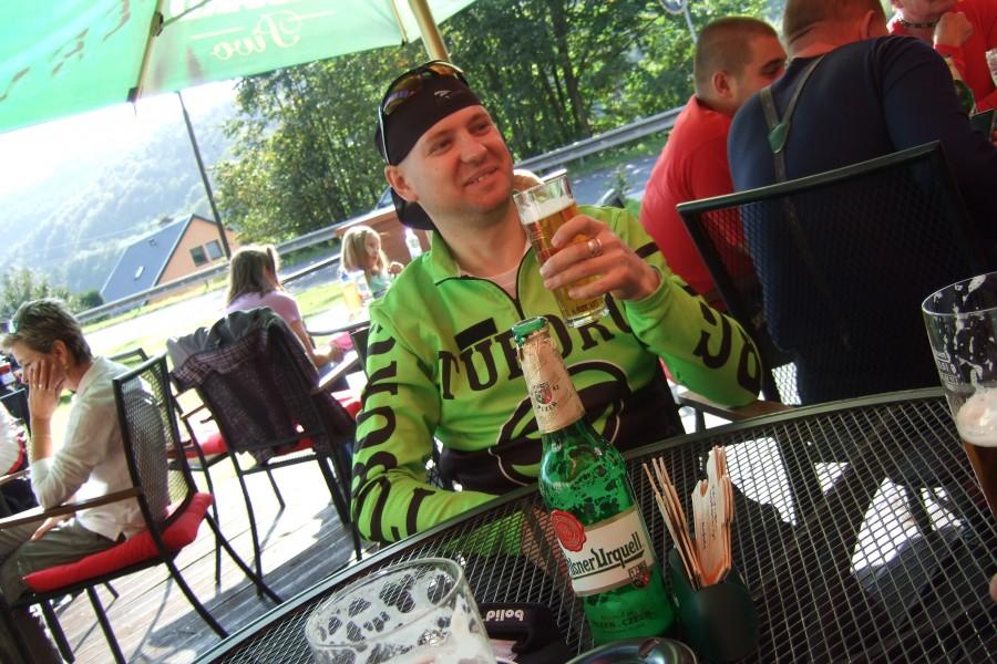 I właśnie knajpka z piwem regionalnym zapełniona i musieliśmy zadowolić się tradycyjnym oj pech ;((