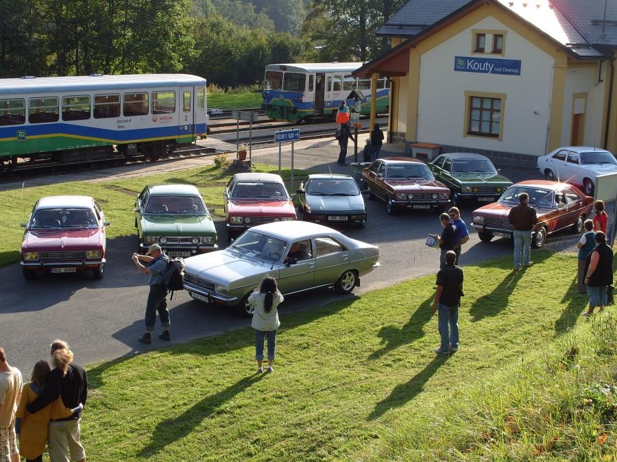 Ale za to kawałek dalej trafiliśmy na zlot całkiem fajnych wiekowych maszyn.