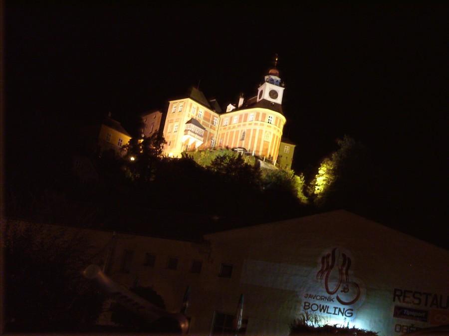 Jánský Vrch w pełnym nocnym oświetleniu na prawdę ładnie się prezentuje.