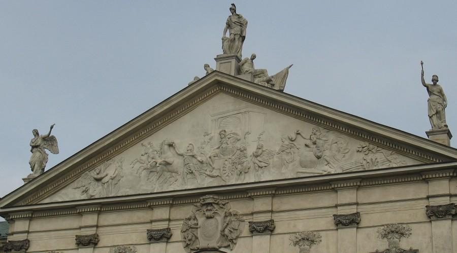 Tympanon elewacji ogrodowej Pałacu Krasińskich