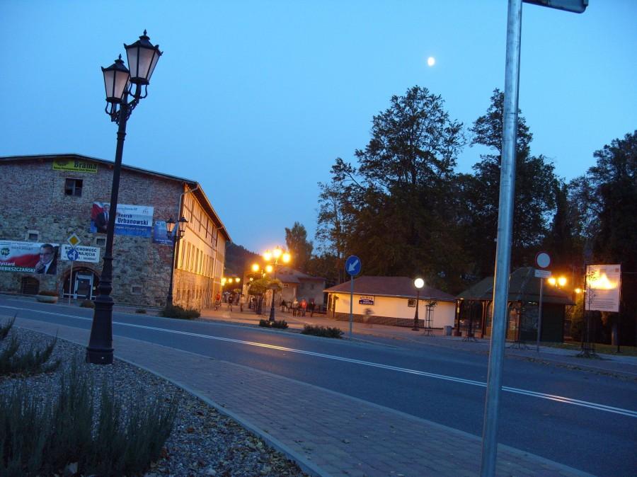 No i udało się uciec z lasów i Szczytna wjazd na rynek.