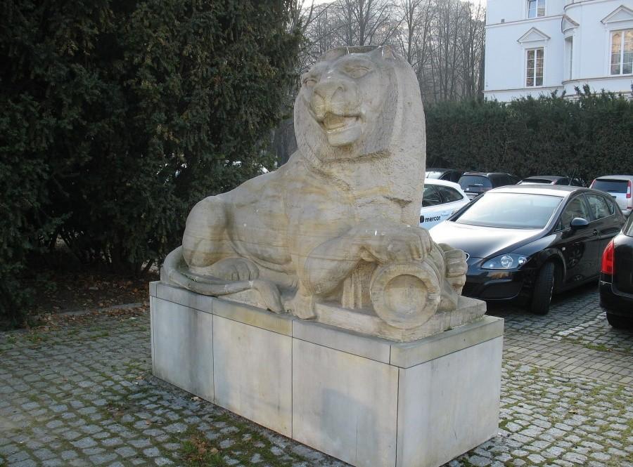 Lew przy Pałacu Lubomirskich