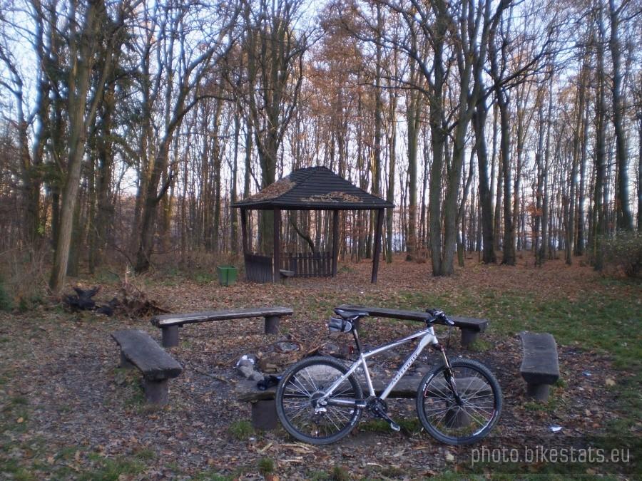 Gruszczyn - miejsce postoju przy jeziorze