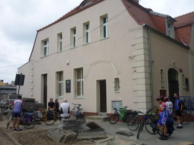 Przed budynkiem muzeum w Szubinie.