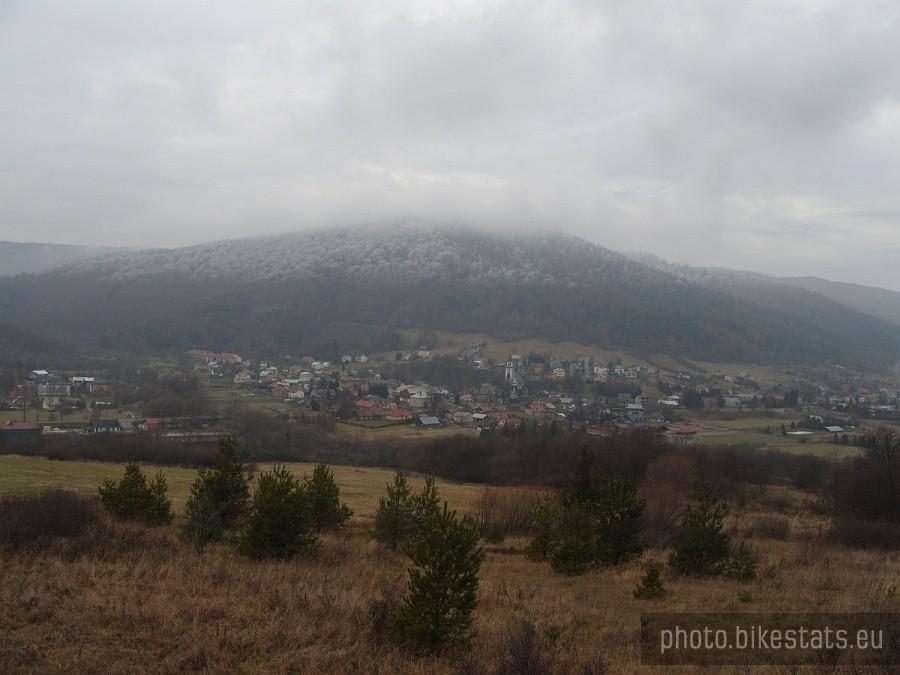 Sucha Homola góruje nad Uściem Gorlickim