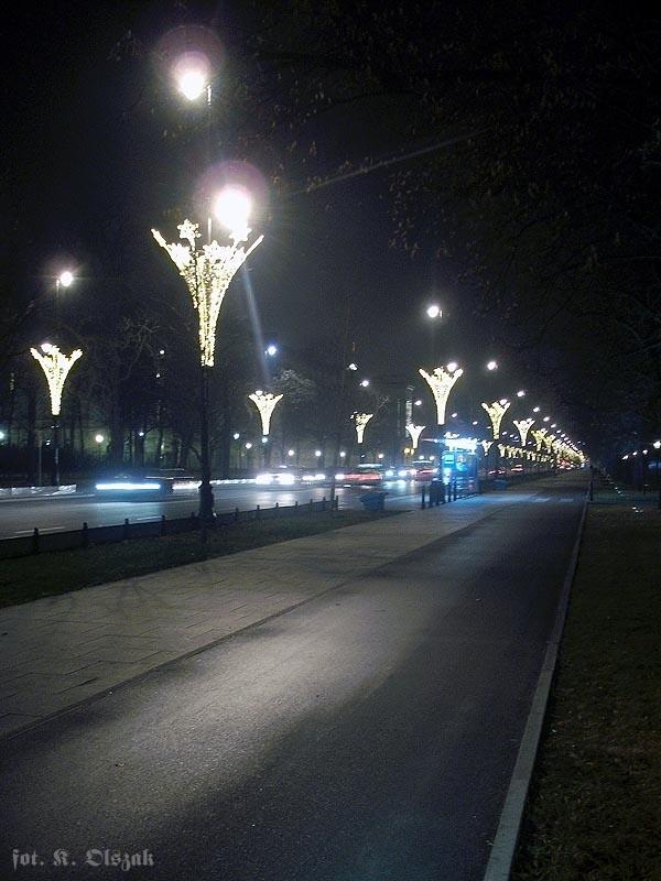 Idą święta rozświetlone Alejami