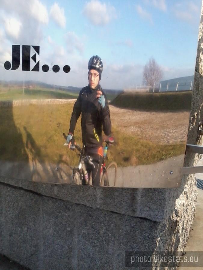 Widok pomnika z bliska... JE... :)