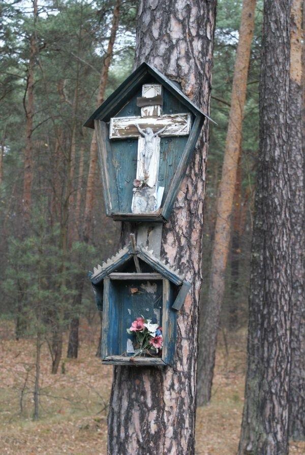 kapliczka po drodze do Spały