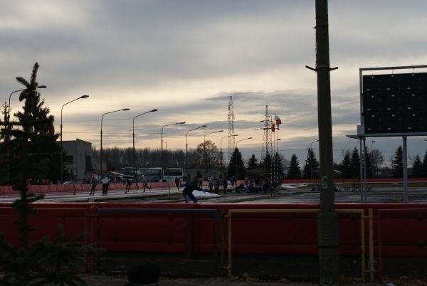 na torze łyżwiarskim znów są jakieś zawody