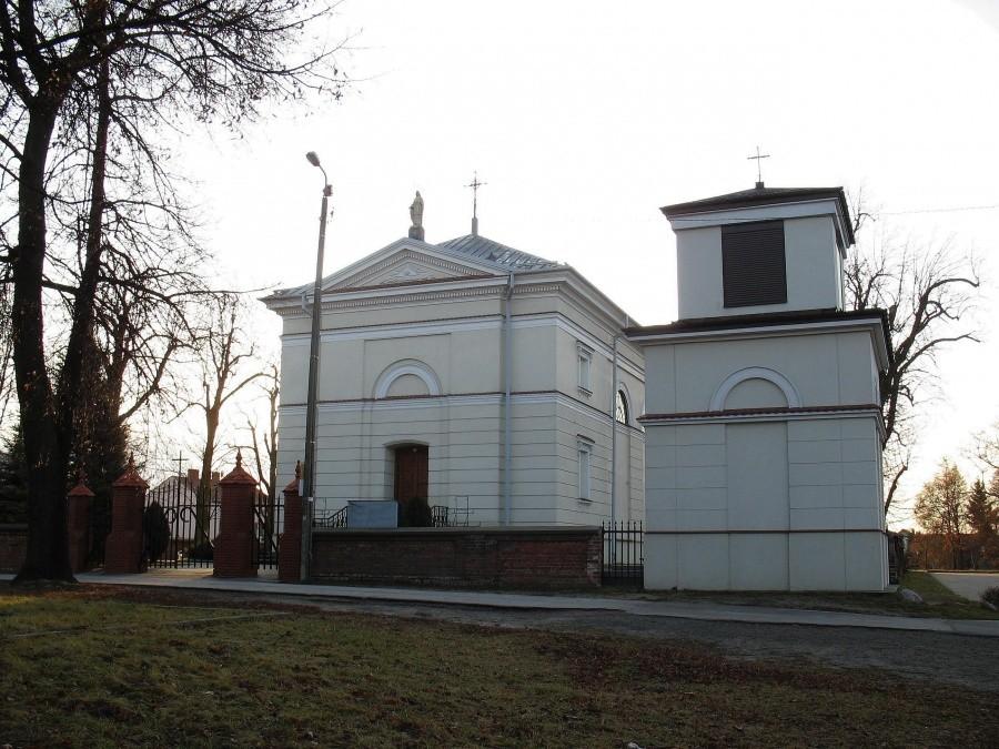 Pęcice - kościół Świętych Apostołów Piotra i Pawła