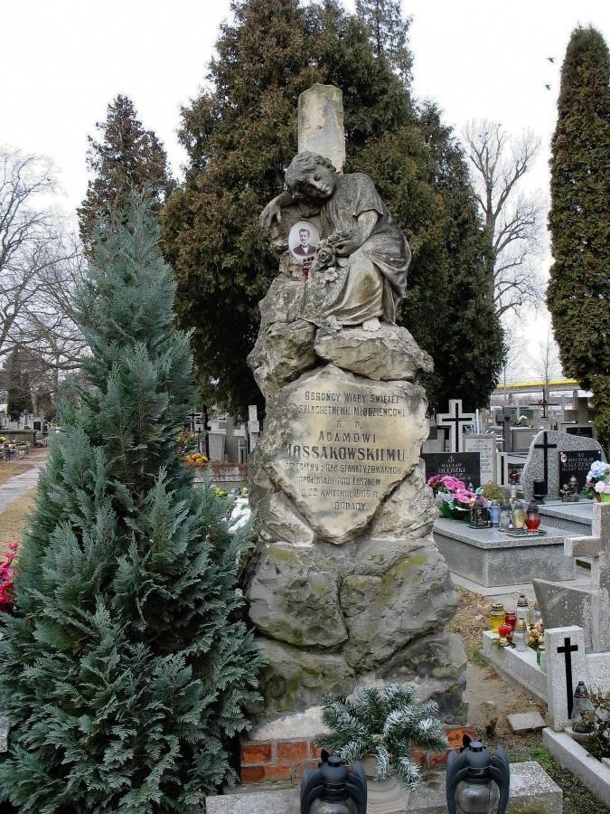 Cmentarz żbikowski - ofiara walk z mariawitami o kościół w Lesznie