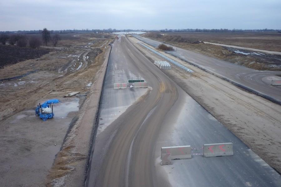 Nowobudowana autostrada w okolicach Koszajca
