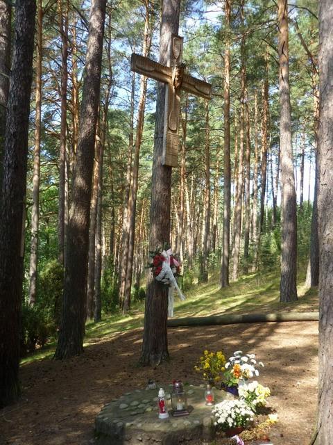Krzyż nad Jeziorem Krępsko Średnie i ...