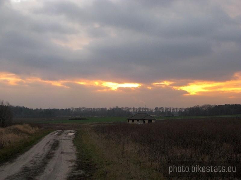Polne drogi nieopodal Dębogóry