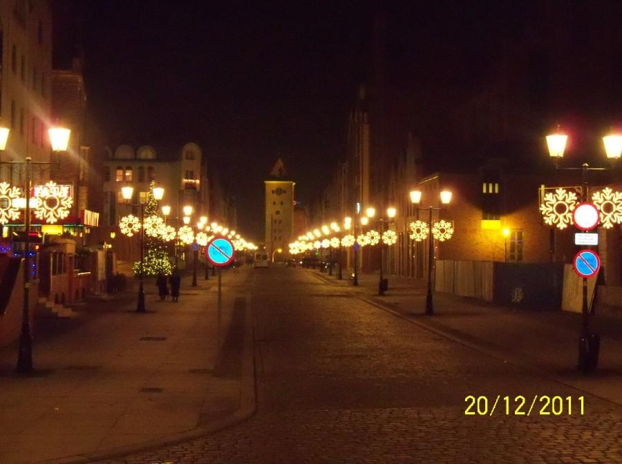 ELBLĄG-STARY RYNEK W ŚWIĄTECZNYM OŚWIETLENIU