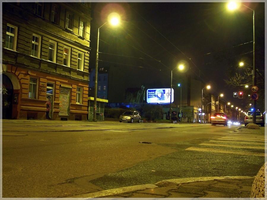 Opustoszała al. Powstańców Wielkopolskich. Szczecin.