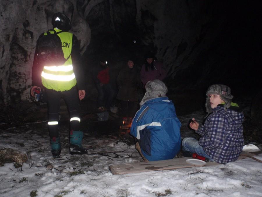 Sylwester w Górach Towarnych. Spotkanie przy ognisku
