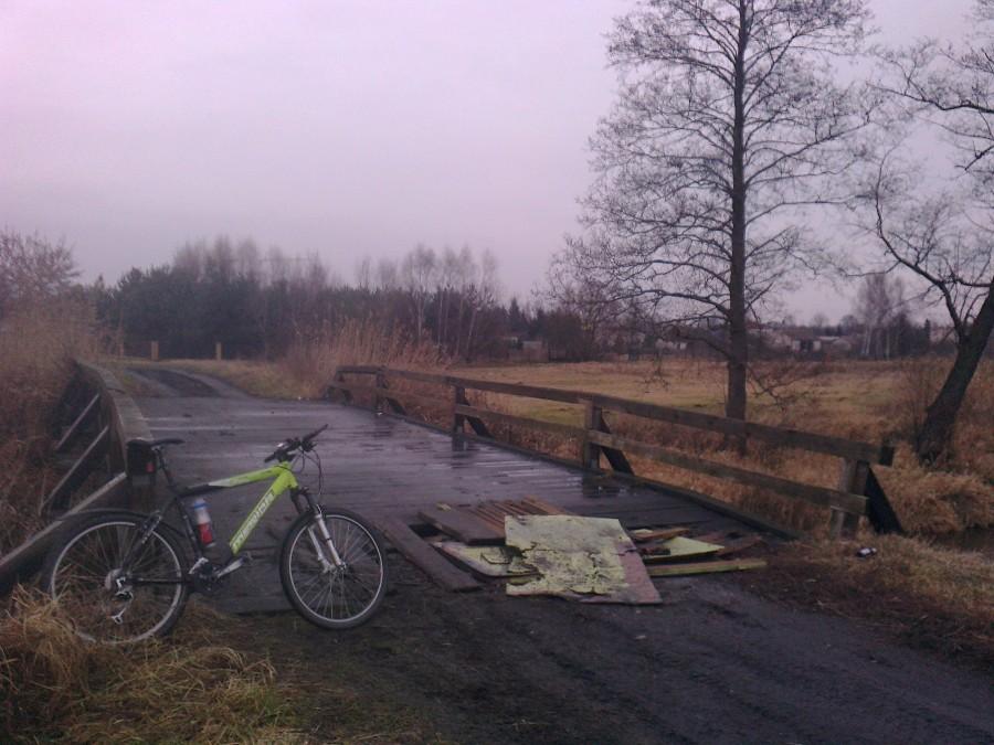 Mostek w polach