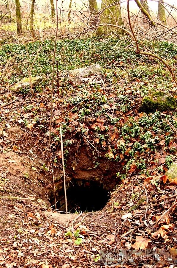 Wejście do środka grobowca.