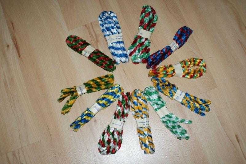 Potrzebujesz czyścik na piastę koła? produkcja DDR (1kpl = 2 sztuki długie), kolory widoczne na zdjęciu