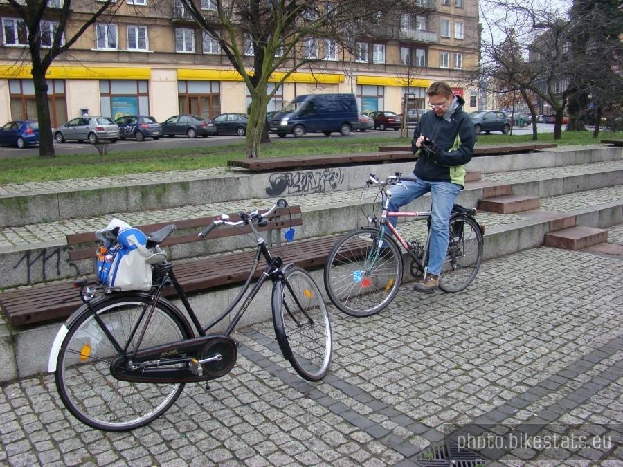 zbiórka na Placu Lotników przd rajdem po Szczecinie