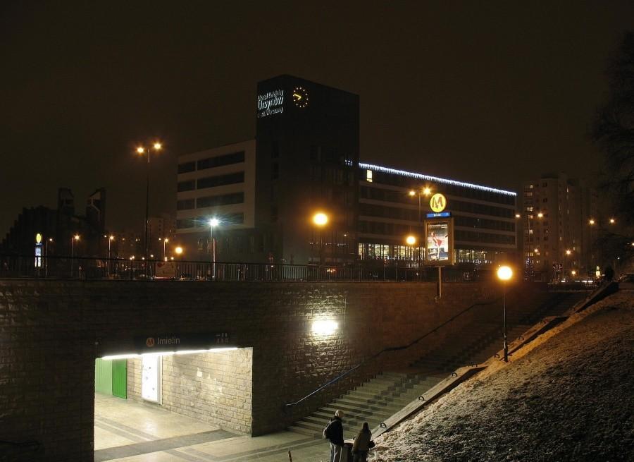 Ratusz Ursynowski i metro Imielin