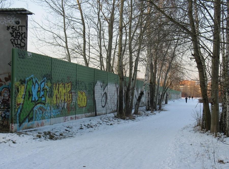 Ursynów - przy płocie metra