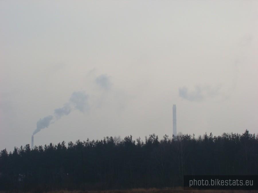 Widok na kominy Zakładów Chemicznych Police.