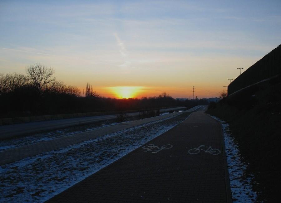 Ścieżka rowerowa wzdłuż Trasy Siekierkowskiej