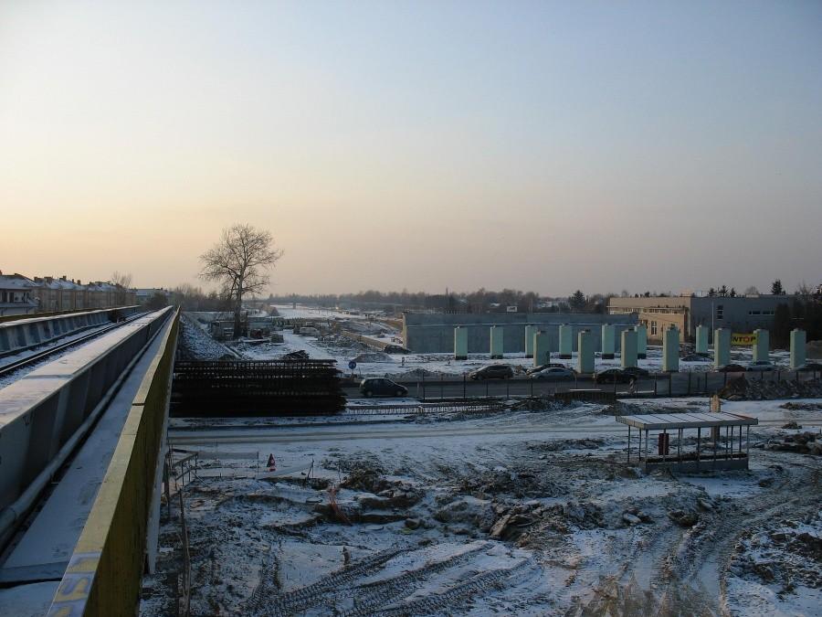 Widok z wiaduktu kolejowego nad ul. Puławską