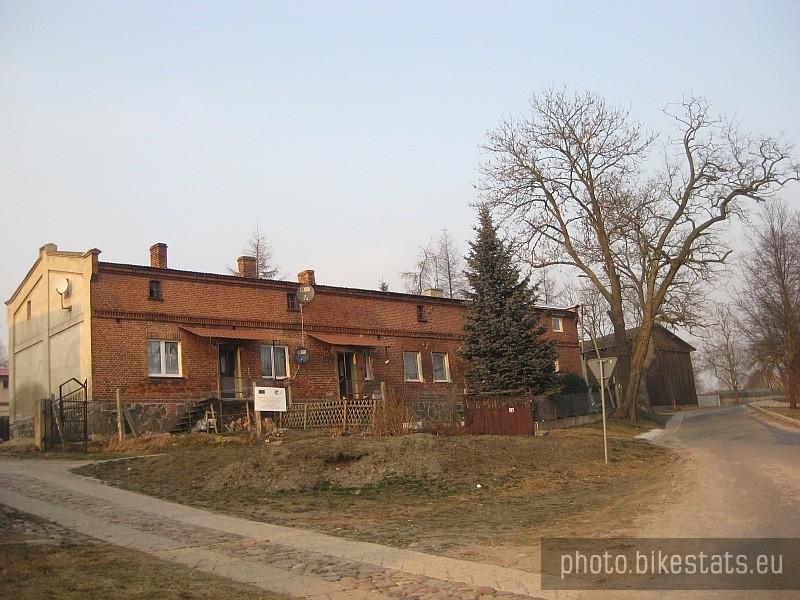 ceglany dom w Jerzykowie
