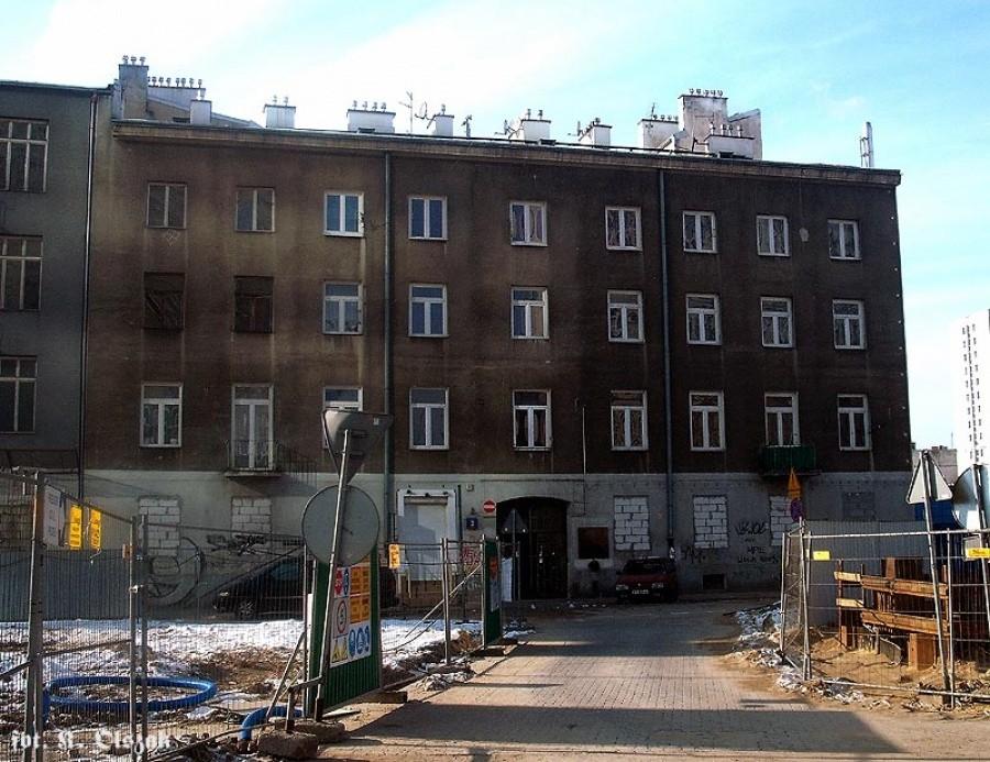Ciepła 3 jeszcze stoi