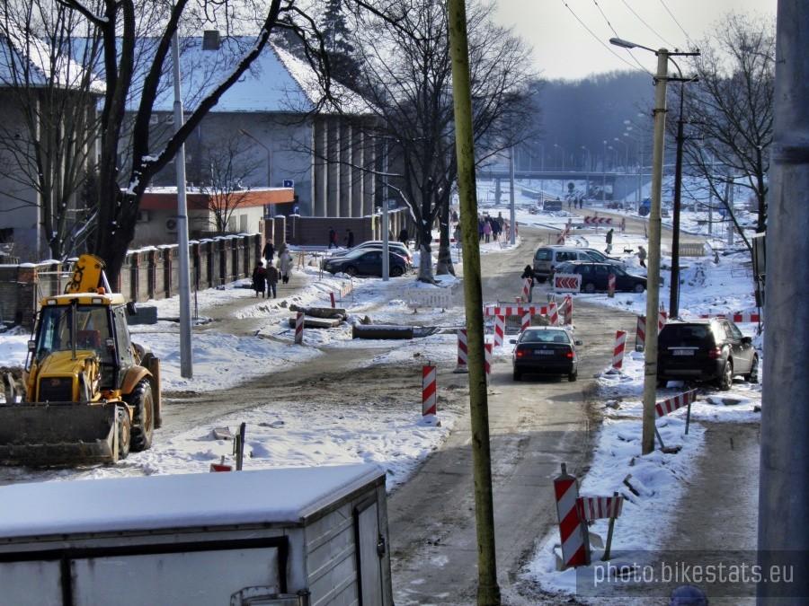Widok na ulicę Arkońską, tuż przy Szpitalu Miejskim w dniu 8 lutego 12 r.