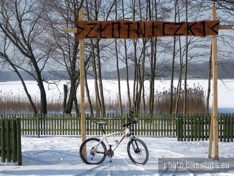 Kemping w Jerzynie nad Jeziorem Jerzyńskim.