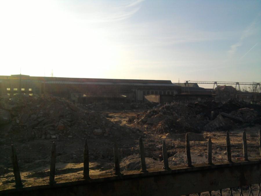 Wyburzanie budynków na terenie Makrum S.A. trwa...