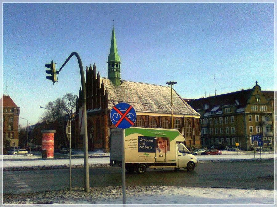 Szczecińskie rozwiązanie problemu ze śniegiem na drodze dla rowerów.