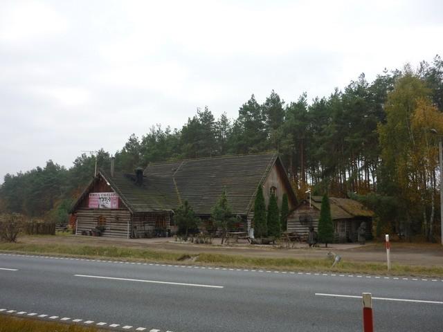 Przydrożny Grill-bar CHAŁUPA w Cierpicach