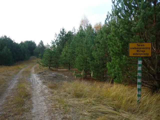 Tak oznaczono ścieżkę w kierunku Radiowego Centrum Nadawczego