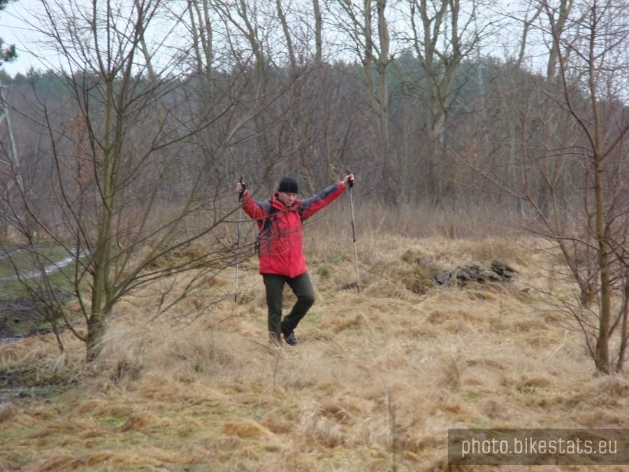 Hura , koniec lasu i skrótów , jest droga.
