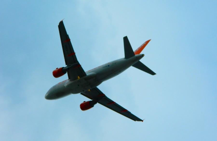 Easyjet Airbus A319 after takeoff